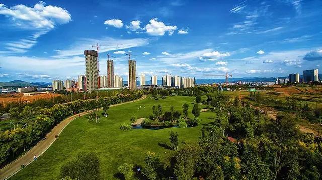 陜西安康：高新區(qū)厚植發(fā)展優(yōu)勢(shì)增強(qiáng)經(jīng)濟(jì)動(dòng)能